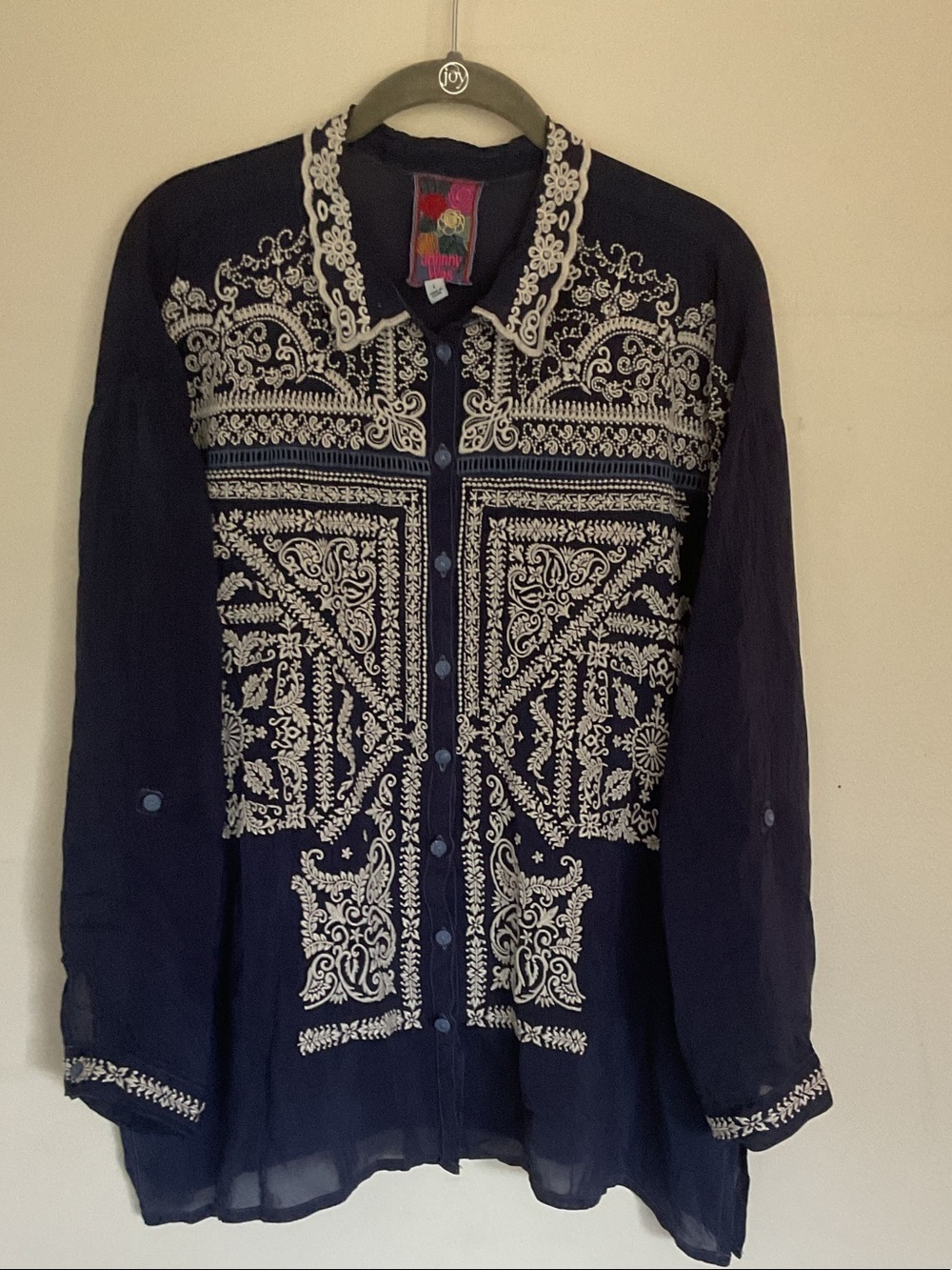 Johnny Was slim collared Audrey blouse embroidered navy blue white